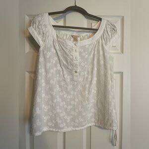 Banana Republic Elegant White Floral Embroidered Scoop Neck Top – Size M